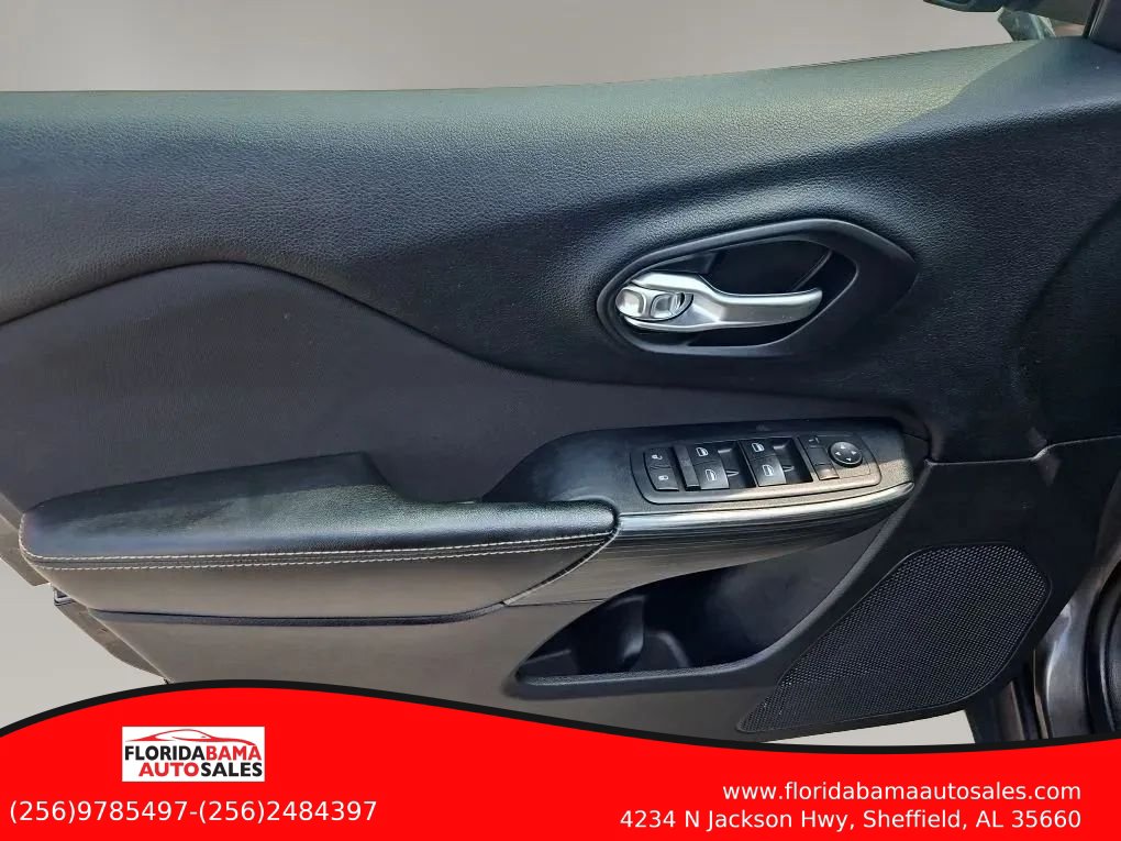 Used 2016 Jeep Cherokee Latitude w/ Safety/Convenience Group FWD image 11