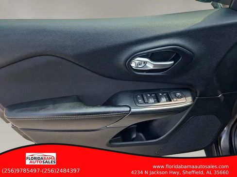 Used 2016 Jeep Cherokee Latitude w/ Safety/Convenience Group FWD image 11