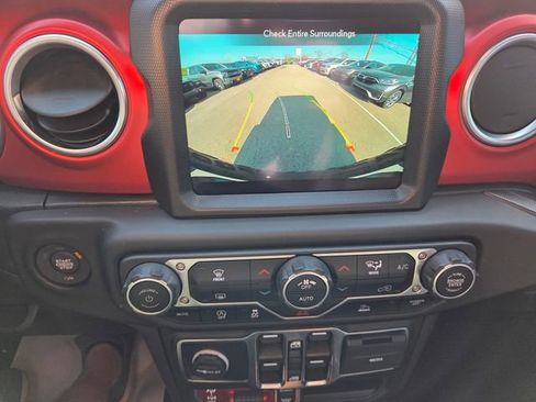 Used 2023 Jeep Wrangler Unlimited Rubicon image 25