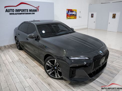 Used 2023 BMW 760i xDrive w/ Executive Package AWD/4WD image 31
