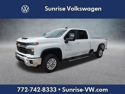 Used 2025 Chevrolet Silverado 2500 LT w/ Convenience Package AWD/4WD image 1