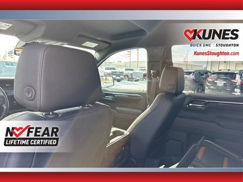 Used 2023 GMC Sierra 1500 AT4 image 38