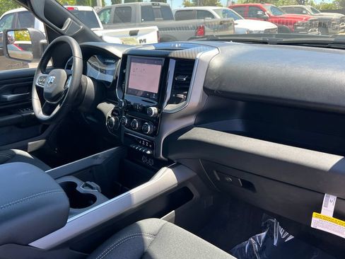 New 2026 RAM 1500 Express AWD/4WD image 11