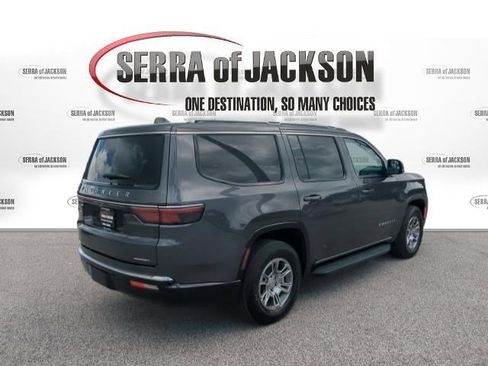 Used 2022 Jeep Wagoneer Series I AWD/4WD image 8