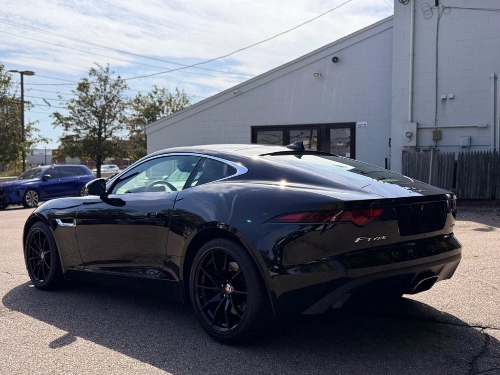 Used 2020 Jaguar F-TYPE Coupe RWD image 4