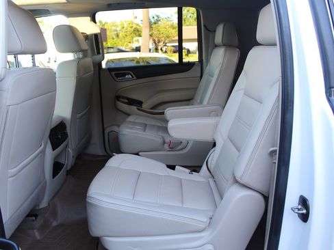 Used 2017 GMC Yukon XL Denali w/ Open Road Package AWD/4WD image 27