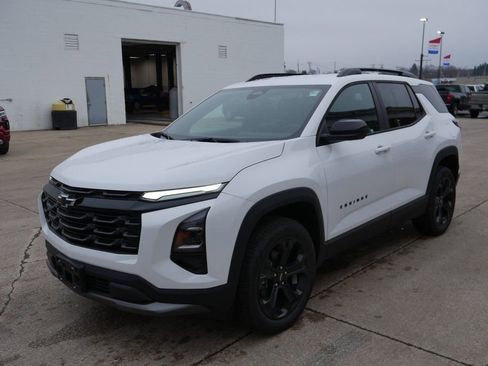 New 2026 Chevrolet Equinox LT w/ Convenience Package II FWD image 4