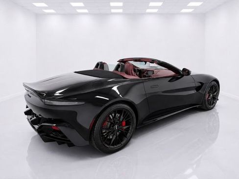 Used 2021 Aston Martin V8 Vantage Roadster RWD image 8