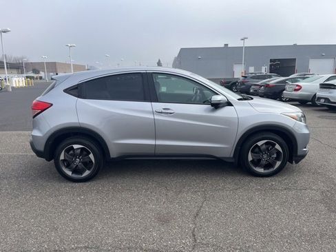 Used 2018 Honda HR-V EX image 4