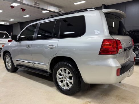 Used 2015 Toyota Land Cruiser image 11