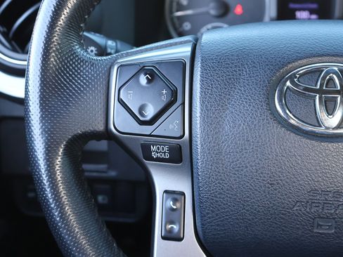 Used 2018 Toyota Tacoma Limited image 11