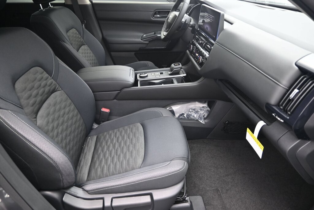 New 2026 Nissan Pathfinder SV w/ Cargo Package AWD/4WD image 38
