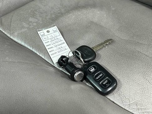 Used 2006 Toyota Sequoia SR5 AWD/4WD image 31