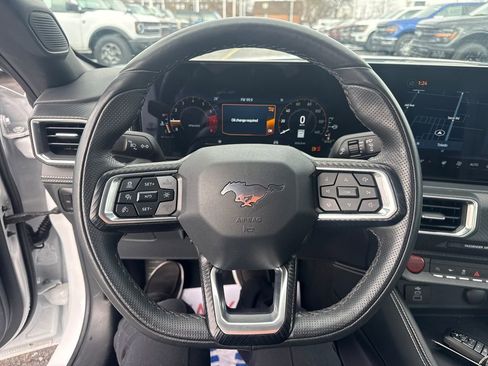 Used 2025 Ford Mustang Premium image 28