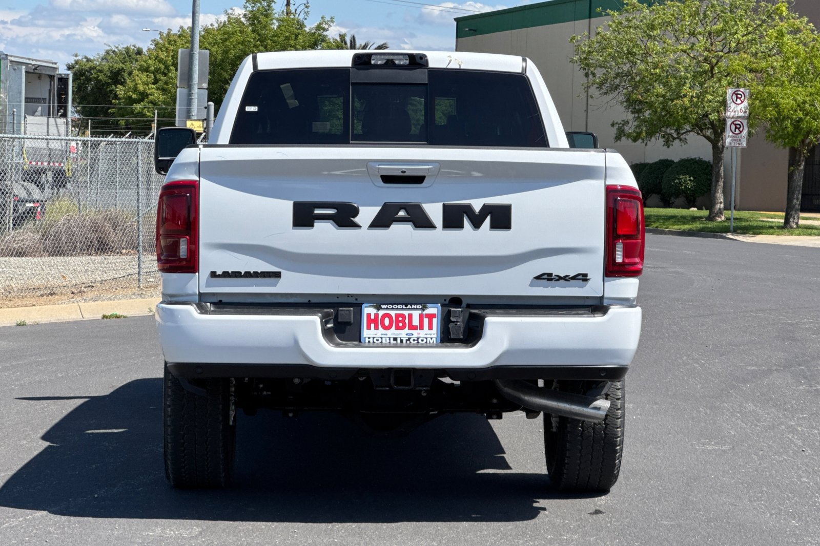 New 2026 RAM 2500 Laramie AWD/4WD image 4