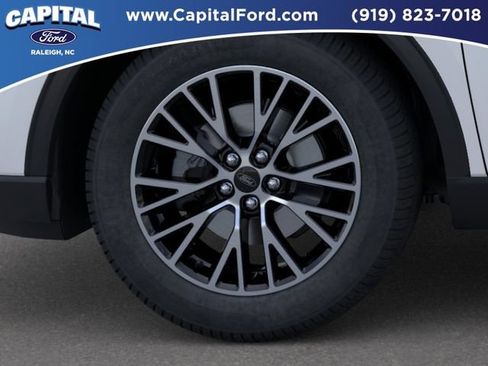 New 2025 Ford Escape SE w/ PHEV Premium Package FWD image 19