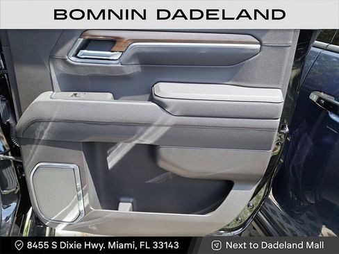 Used 2025 Chevrolet Silverado 1500 High Country w/ Technology Package image 9