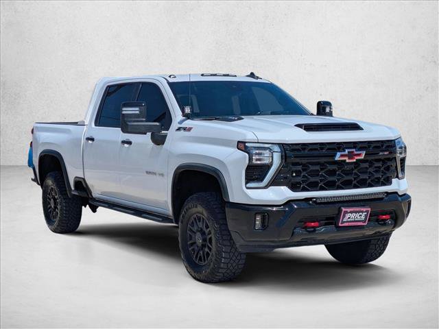 Used 2024 Chevrolet Silverado 2500 ZR2 w/ Technology Package AWD/4WD image 3