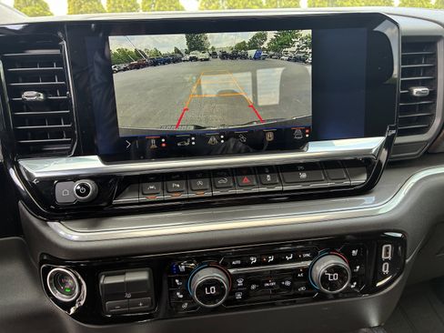 Used 2025 Chevrolet Silverado 1500 High Country AWD/4WD image 35