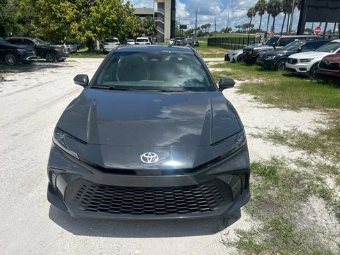 Used 2025 Toyota Camry SE FWD image 15