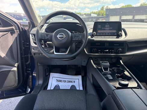 Used 2024 Nissan Rogue SV AWD/4WD image 14