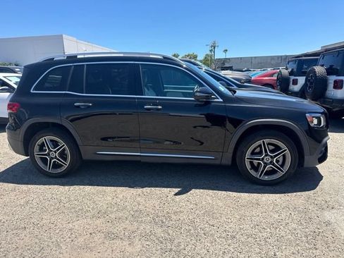 Used 2021 Mercedes-Benz GLB 250 image 4