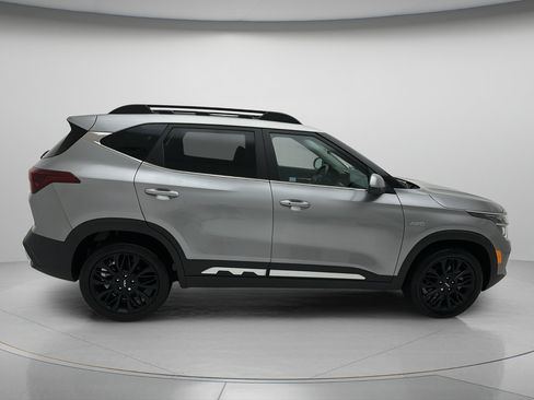 Used 2022 Kia Seltos Nightfall Edition AWD/4WD image 6