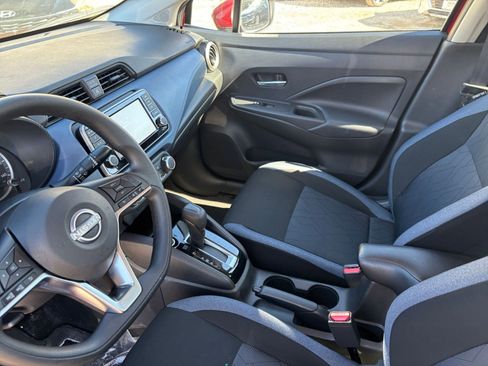 Used 2025 Nissan Versa SV image 39