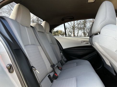 Used 2022 Toyota Corolla SE image 26