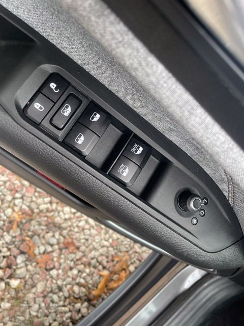 Used 2023 Jeep Compass Latitude AWD/4WD image 26