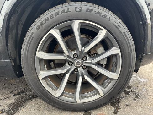 Used 2018 Volvo XC90 T6 Momentum w/ Convenience Package image 32