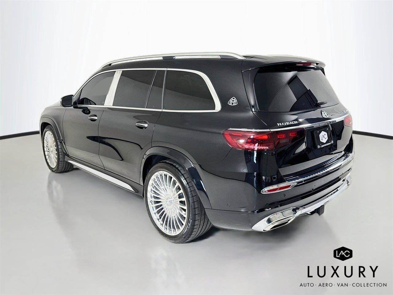 Used 2025 Mercedes-Benz Maybach GLS 600 4MATIC image 8