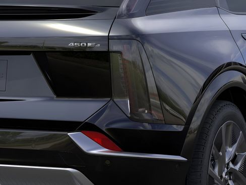 New 2026 Cadillac Optiq Luxury 1 image 11