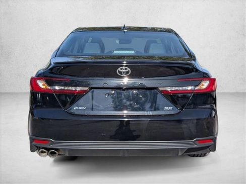 Used 2025 Toyota Camry SE image 7