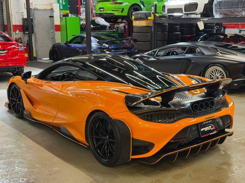 Used 2021 McLaren 765LT RWD image 11