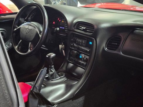 Used 2002 Chevrolet Corvette Convertible w/ Preferred Equipment Group2 image 10