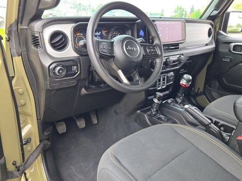 Used 2025 Jeep Wrangler Sport AWD/4WD image 16