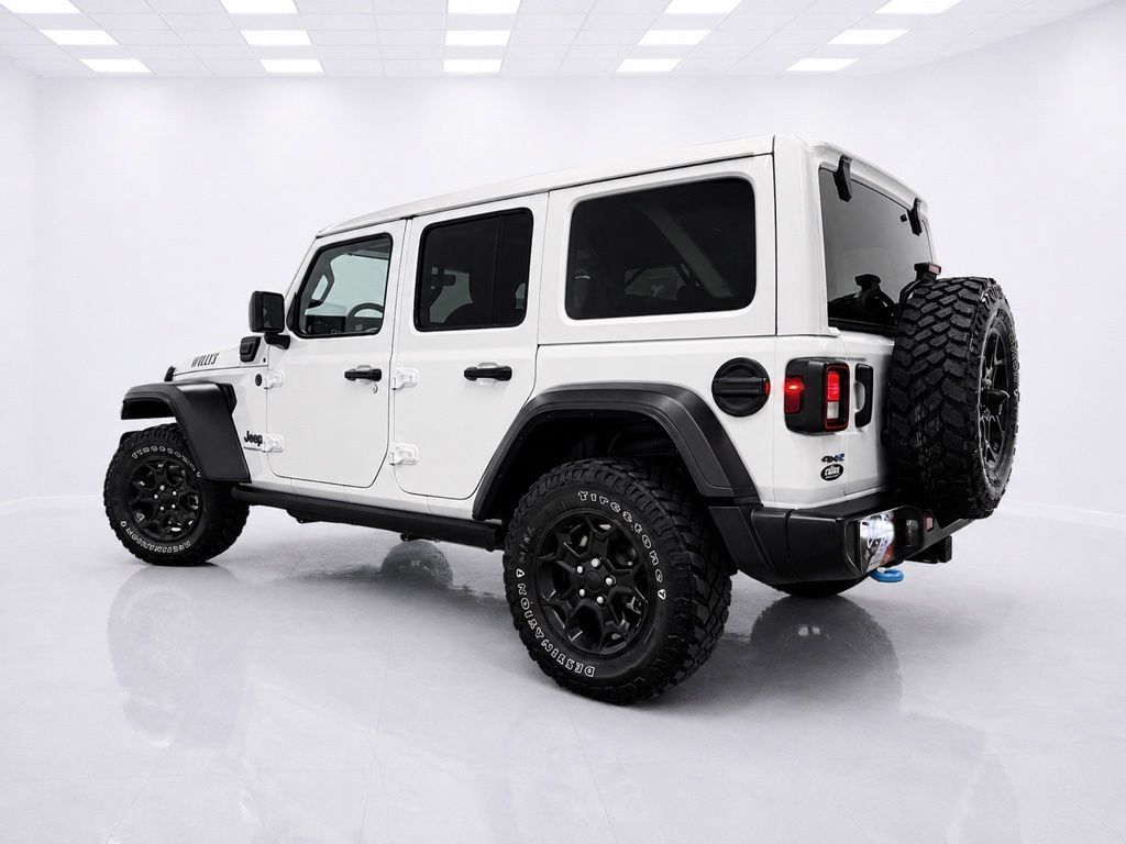 Used 2023 Jeep Wrangler Unlimited w/ Sun & Screen Package AWD/4WD image 6