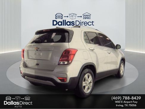 Used 2020 Chevrolet Trax LT w/ LT Convenience Package image 6