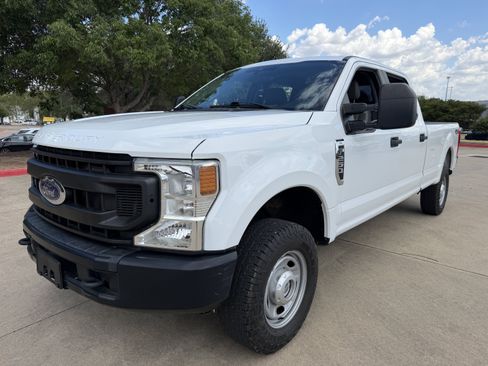 Used 2021 Ford F250 XL w/ Power Equipment Group AWD/4WD image 3