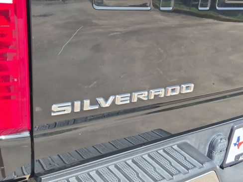 Used 2024 Chevrolet Silverado 2500 LT AWD/4WD image 30