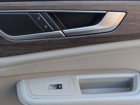 Used 2024 Volkswagen Atlas SEL image 22