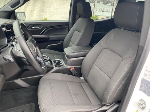 Used 2025 GMC Canyon Elevation AWD/4WD image 16
