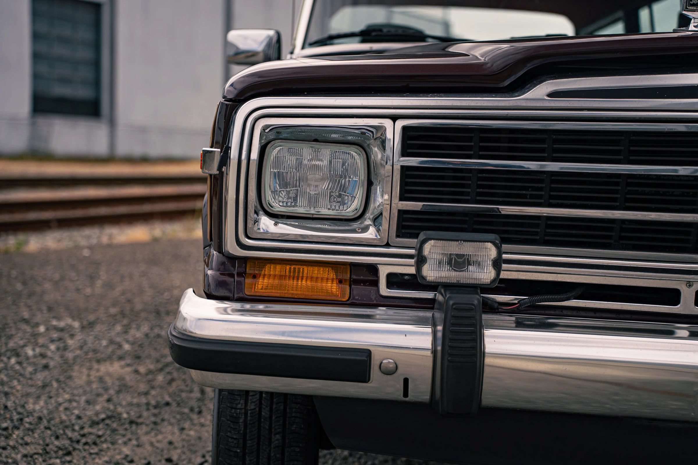 Used 1987 Jeep Grand Wagoneer AWD/4WD image 33