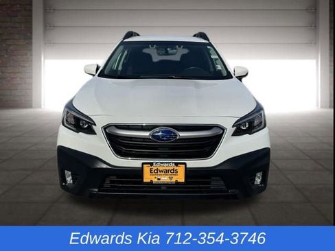Used 2020 Subaru Outback Premium image 10