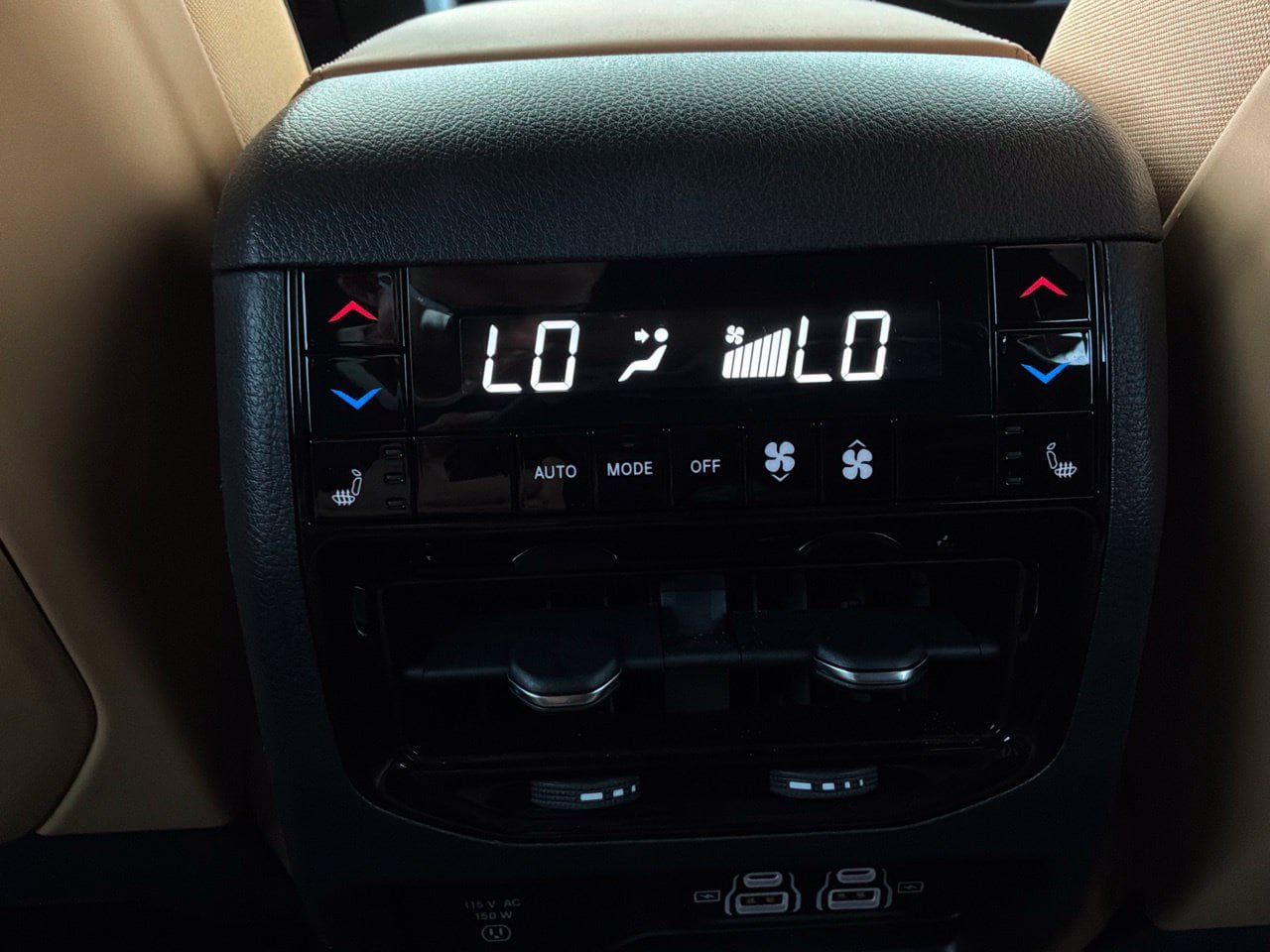 Used 2025 Jeep Grand Cherokee Summit AWD/4WD image 18