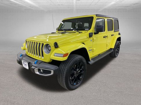 Used 2023 Jeep Wrangler Unlimited Sahara w/ Cold Weather Group image 7