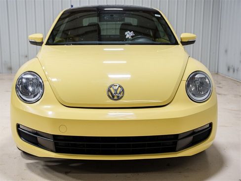 Used 2013 Volkswagen Beetle 2.5 FWD image 19
