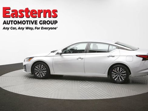 Used 2023 Nissan Altima 2.5 SV FWD image 61