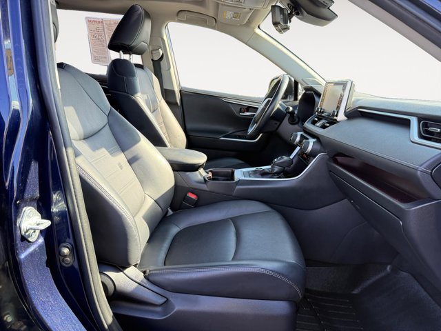 Used 2019 Toyota RAV4 Limited AWD/4WD image 17
